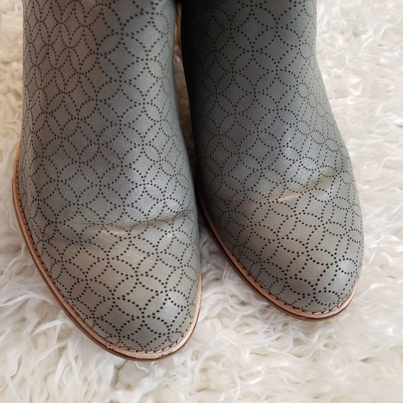 Fossils Leather Blue Chunk Heel Ankle Bootie 8.5 - Picture 11 of 14